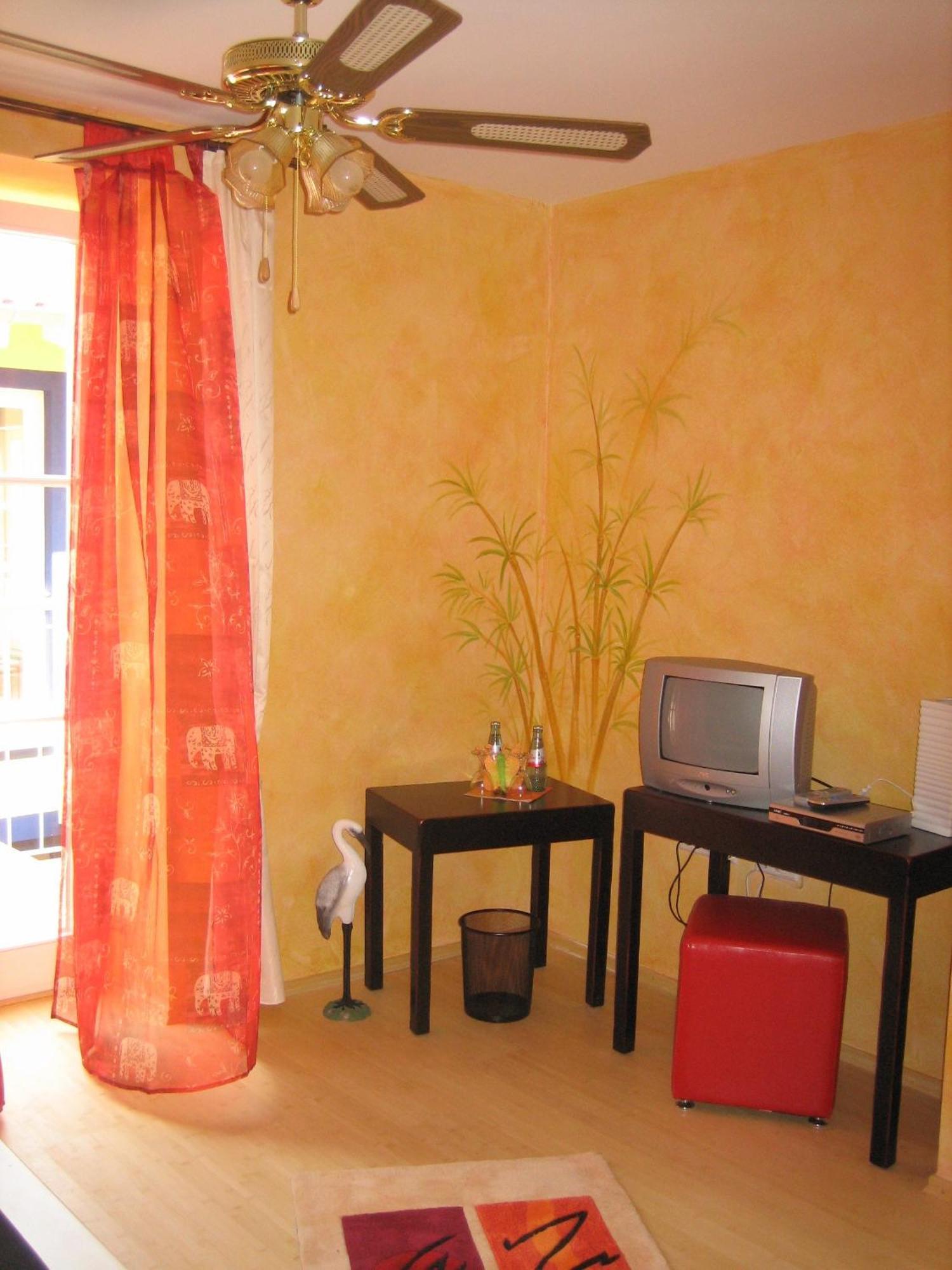 Cleo'S Hotel Kallstadt Room photo