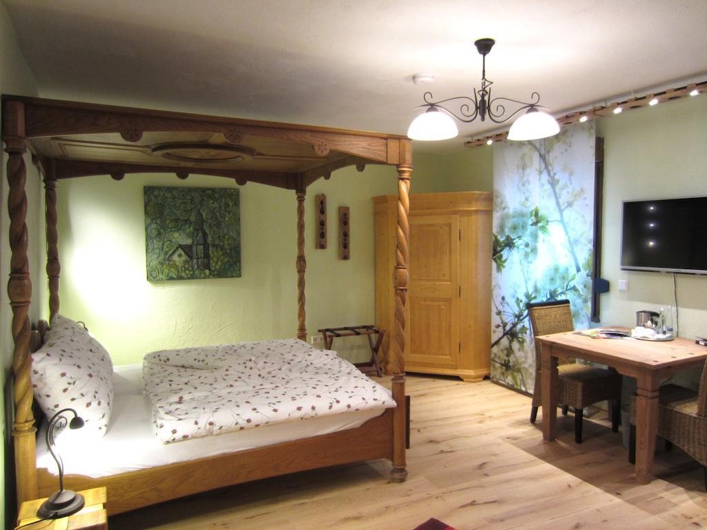 Cleo'S Hotel Kallstadt Room photo