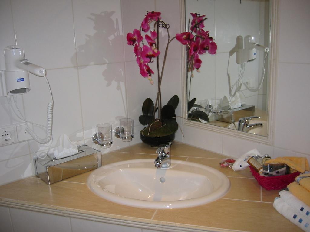 Cleo'S Hotel Kallstadt Room photo