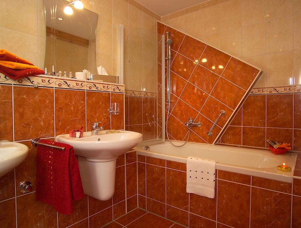 Cleo'S Hotel Kallstadt Room photo