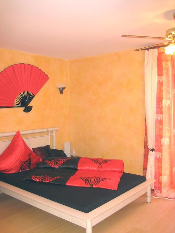 Cleo'S Hotel Kallstadt Room photo