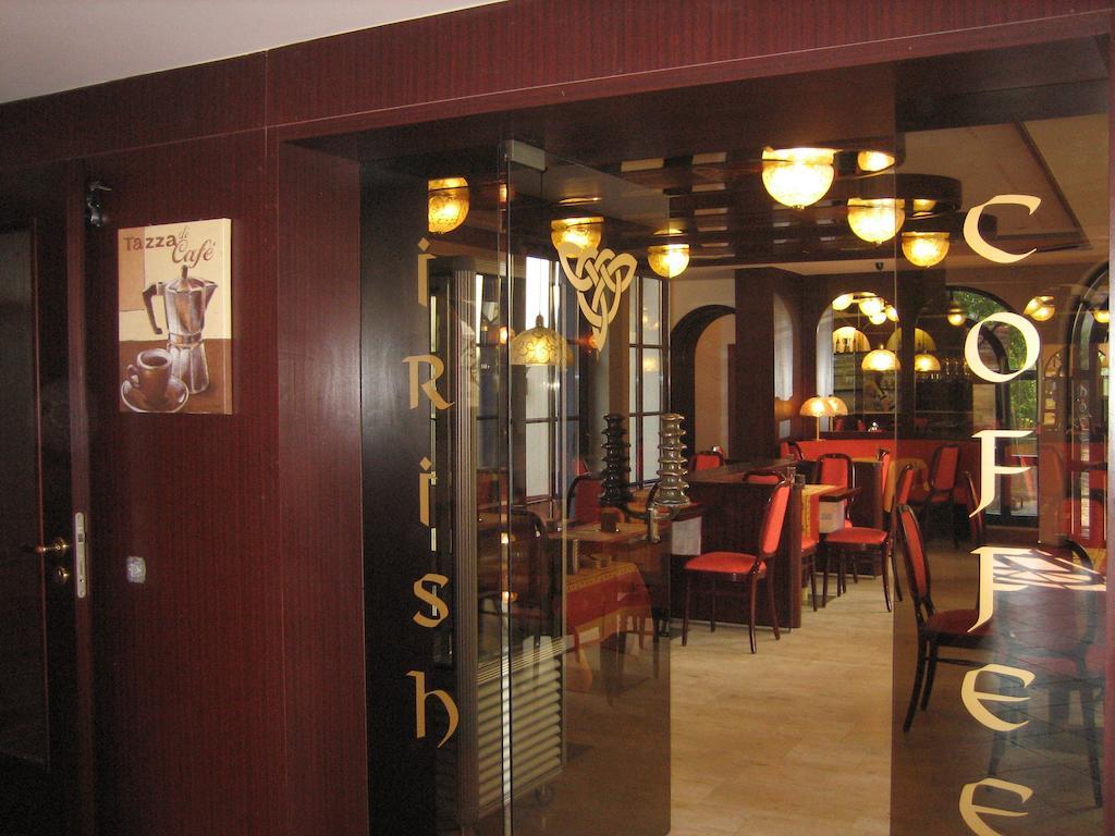 Cleo'S Hotel Kallstadt Exterior photo